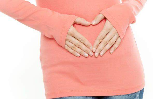 minzione frequente di nausea allo stomaco gonfio